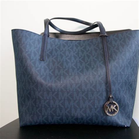 michael kors hayley lg ew tote|Hayley Large Tote .